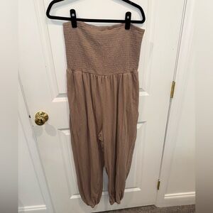 American Eagle Taupe Ribbed Sweater
